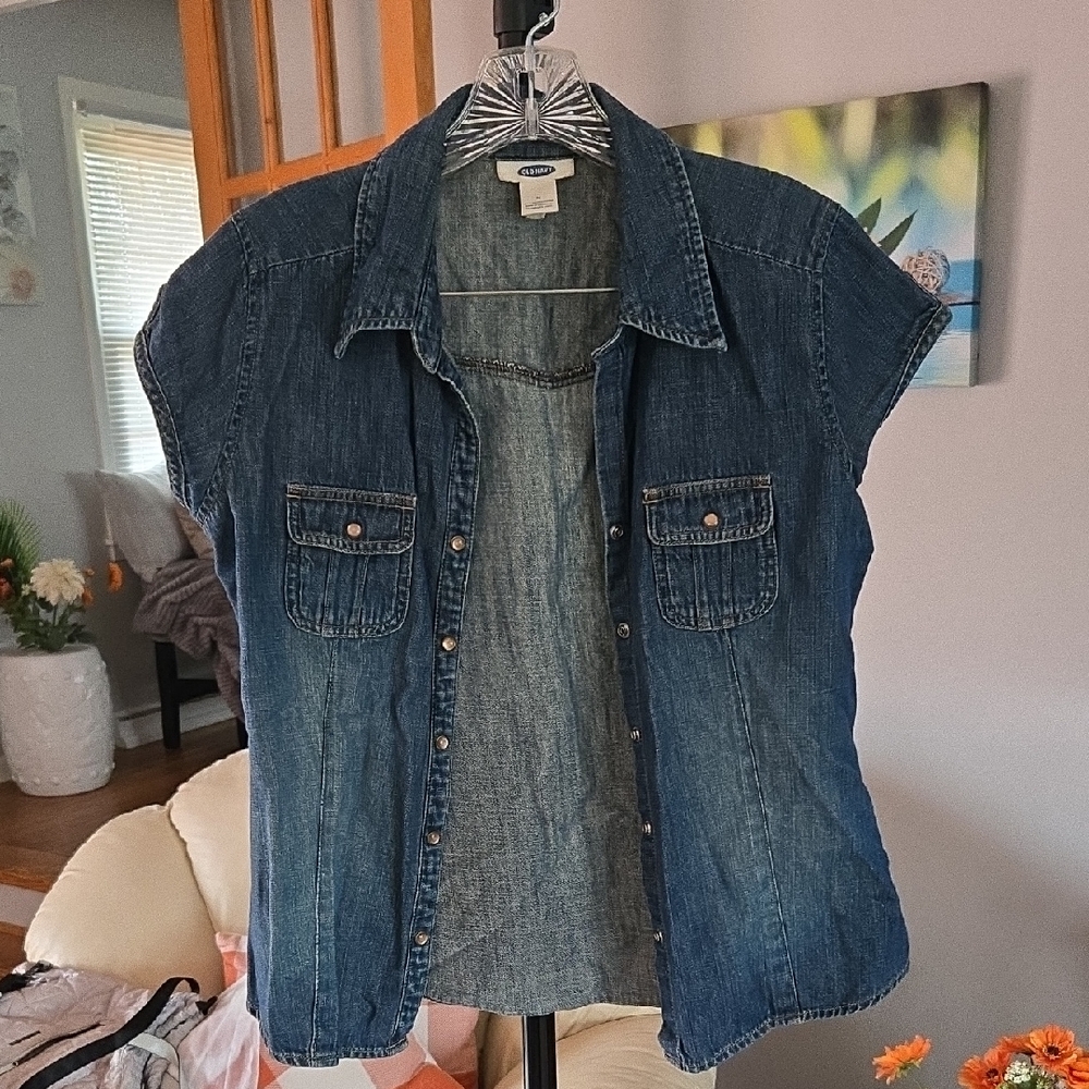 Women's Old Navy Blue Denim Button-Up Shirt 💙 Size M